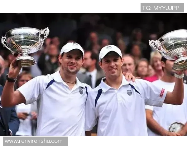 西安网球队团队协作深度对比分析与启示 西安网球队团队协作深度对比分析与启示